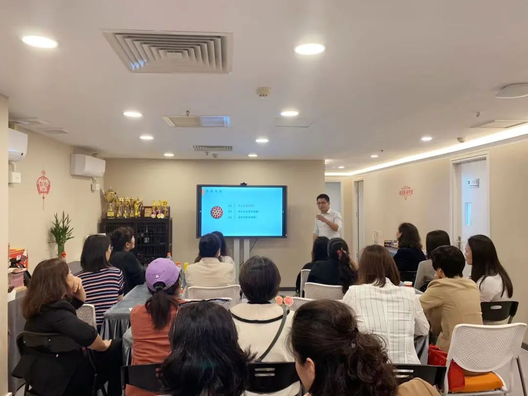 《关爱女性健康，远离重大疾病危害》健康讲座圆满举行